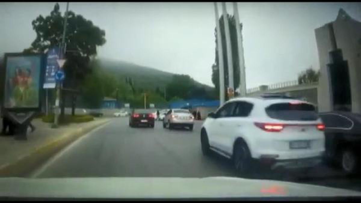 ATAŞEHİR\'DE KAZA YAPTI KOVALAMAYA DEVAM ETTİ