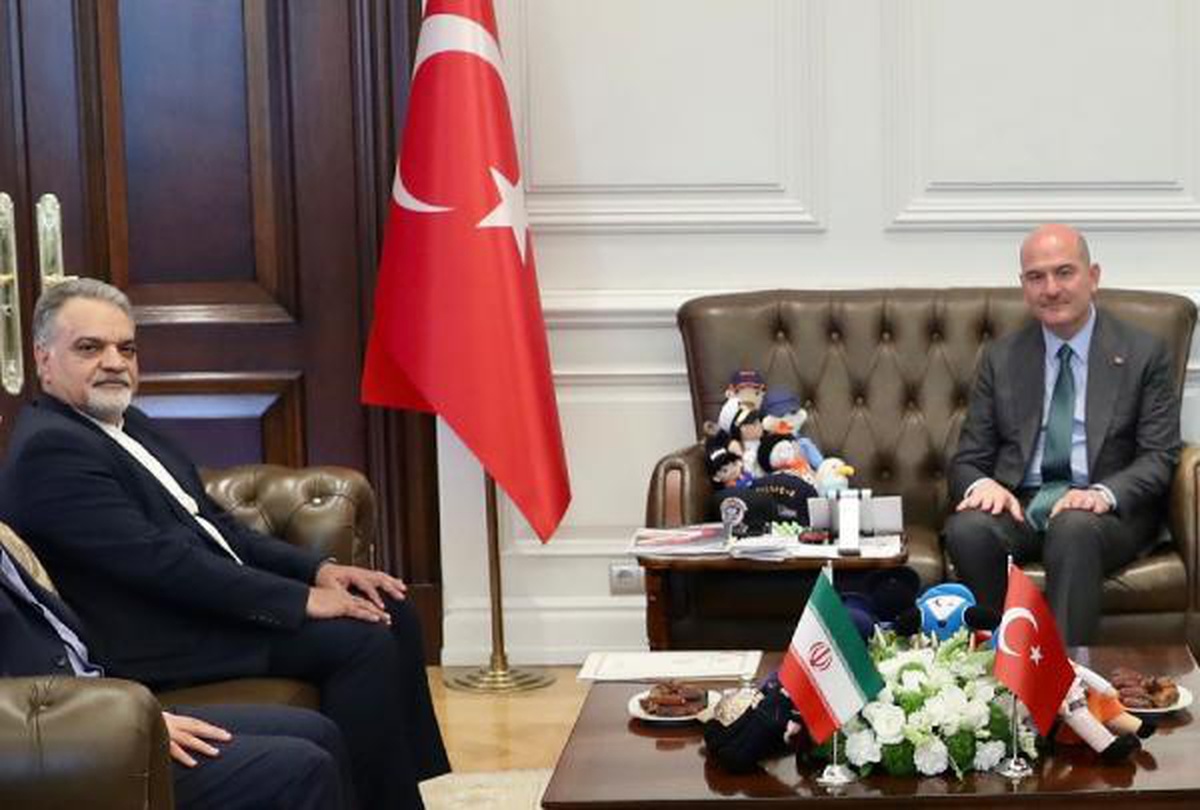 Bakan Soylu, İran İslam Cumhuriyeti Ankara Büyükelçisi Farazmand\'ı kabul etti