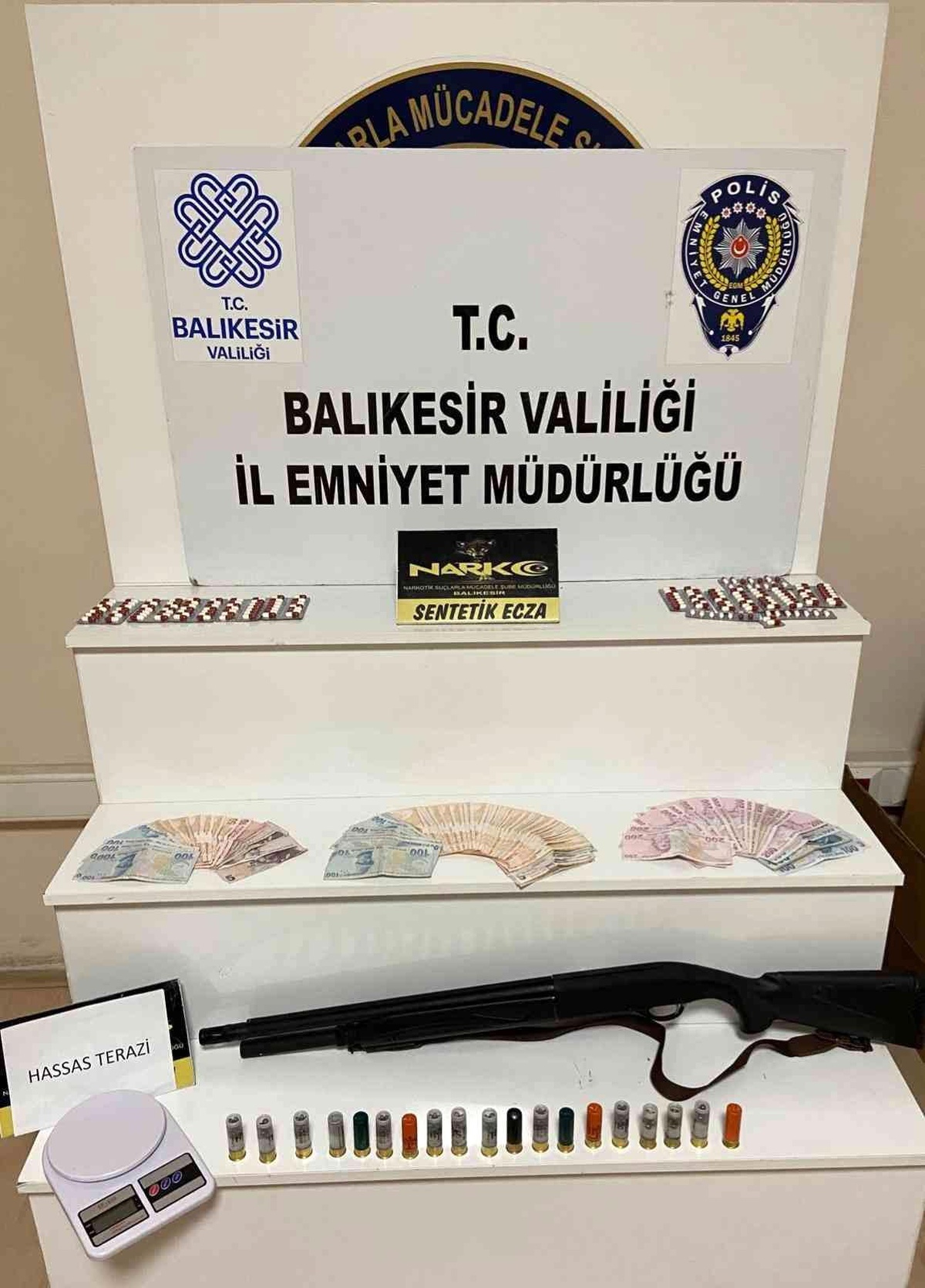 Balıkesir\'de 86 şahsa polisten uyuşturucu operasyonu