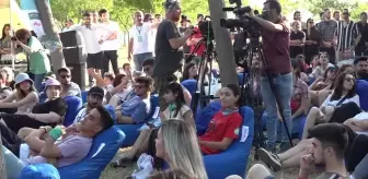 Başkan Soyer ve Okan Bayülgen Gençlerle Bir Araya Geldi:   'Hayalleriniz İçin Elimden Geleni Yapmaya Devam Edeceğim'