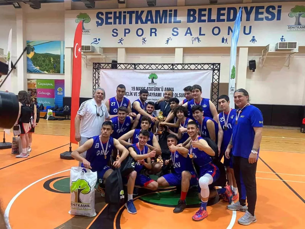 Basketbolda GKV\'liler namağlup şampiyon