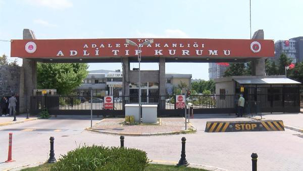 BEYLİKDÜZÜ\'NDE ÖLDÜRÜLEN KADININ CENAZESİ ADLİ TIPTAN ALINDI