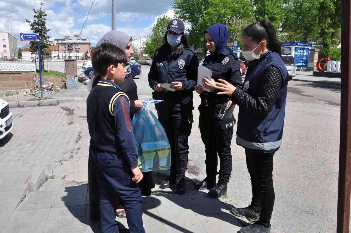 Bulanık'ta polis vatandaşları dolandırıcılık ve hırsızlığa karşı uyardı