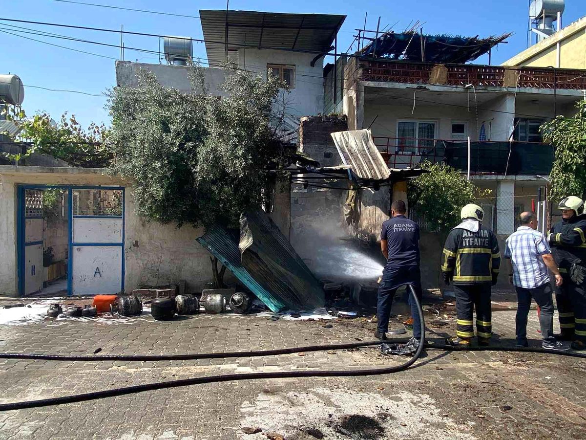 Ceyhan\'da mutfak tüpleri bomba gibi patladı