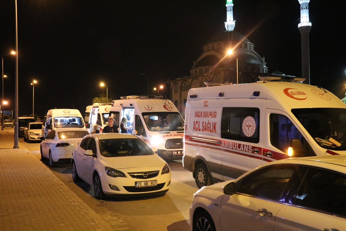 Denizli\'de gıda zehirlenmesi şüphesiyle hastaneye kaldırılan 65 öğrenci taburcu edildi