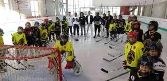Hatayspor'dan buz hokeyi oyuncularına moral ziyareti