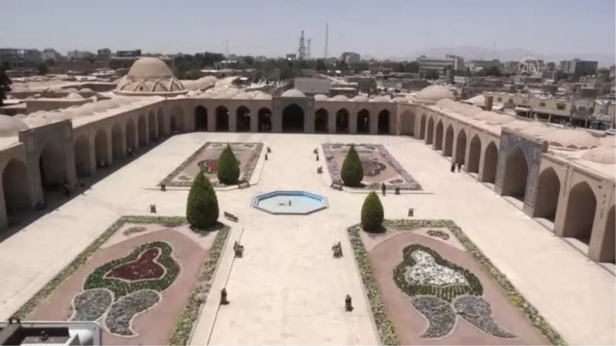 İran'da Safevi döneminden kalan bakır pazarında artık çekiç sesleri duyulmuyor