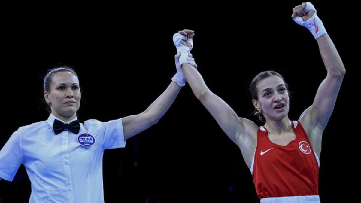 Milli boksör Buse Naz Çakıroğlu, İspanyol rakibini yenerek finale yükseldi!