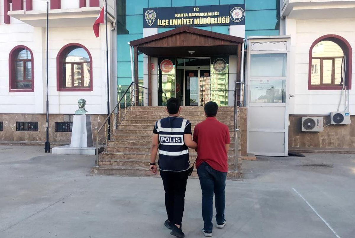 Kahta\'da 8 ayrı suçtan aranan şahıs yakalandı