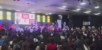 Kolombiya cumhurbaşkanı adayı Gutierrez, destekçileriyle bir araya geldi