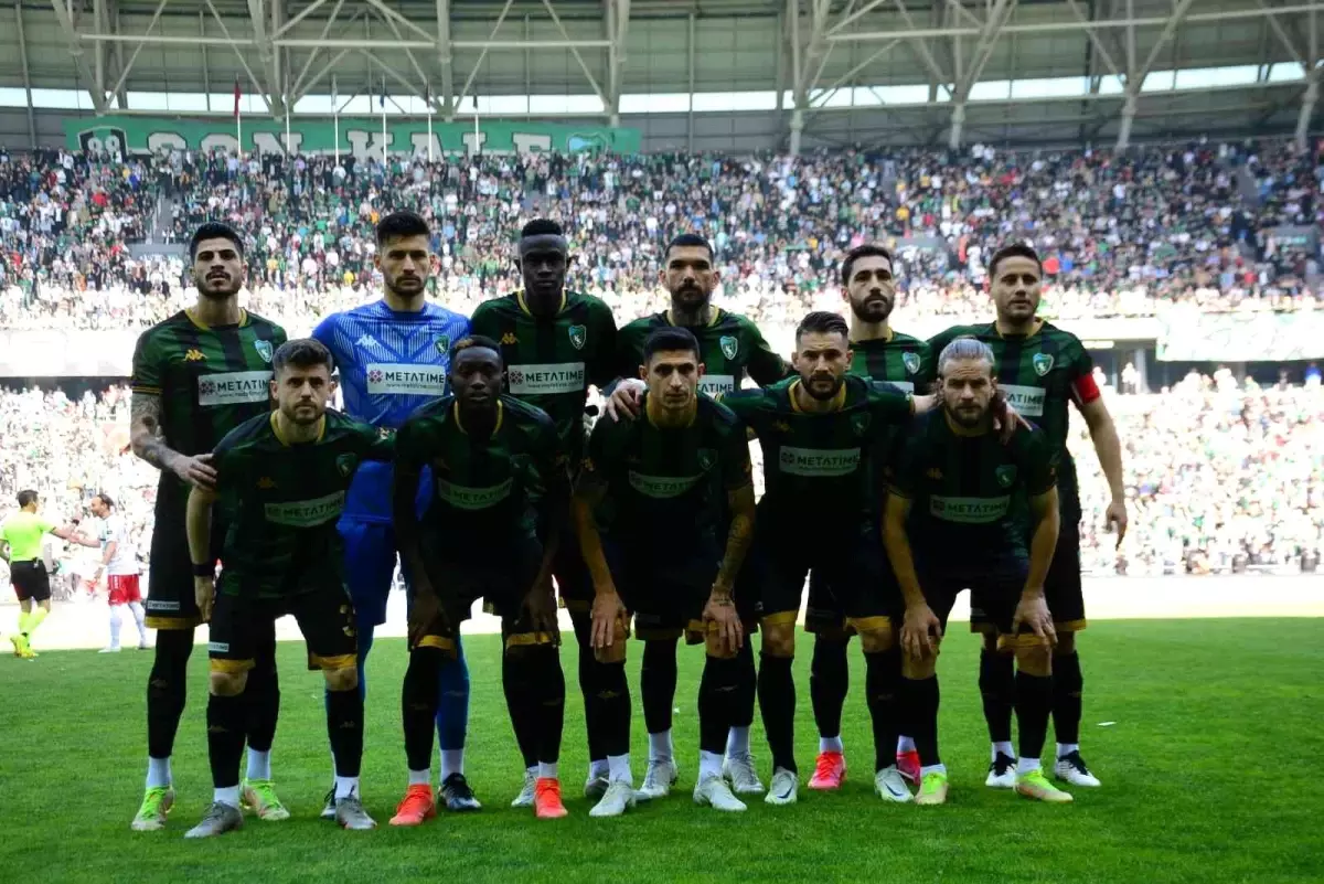 Küme düşen Kocaelispor\'da yabancıların durumu merak konusu oldu