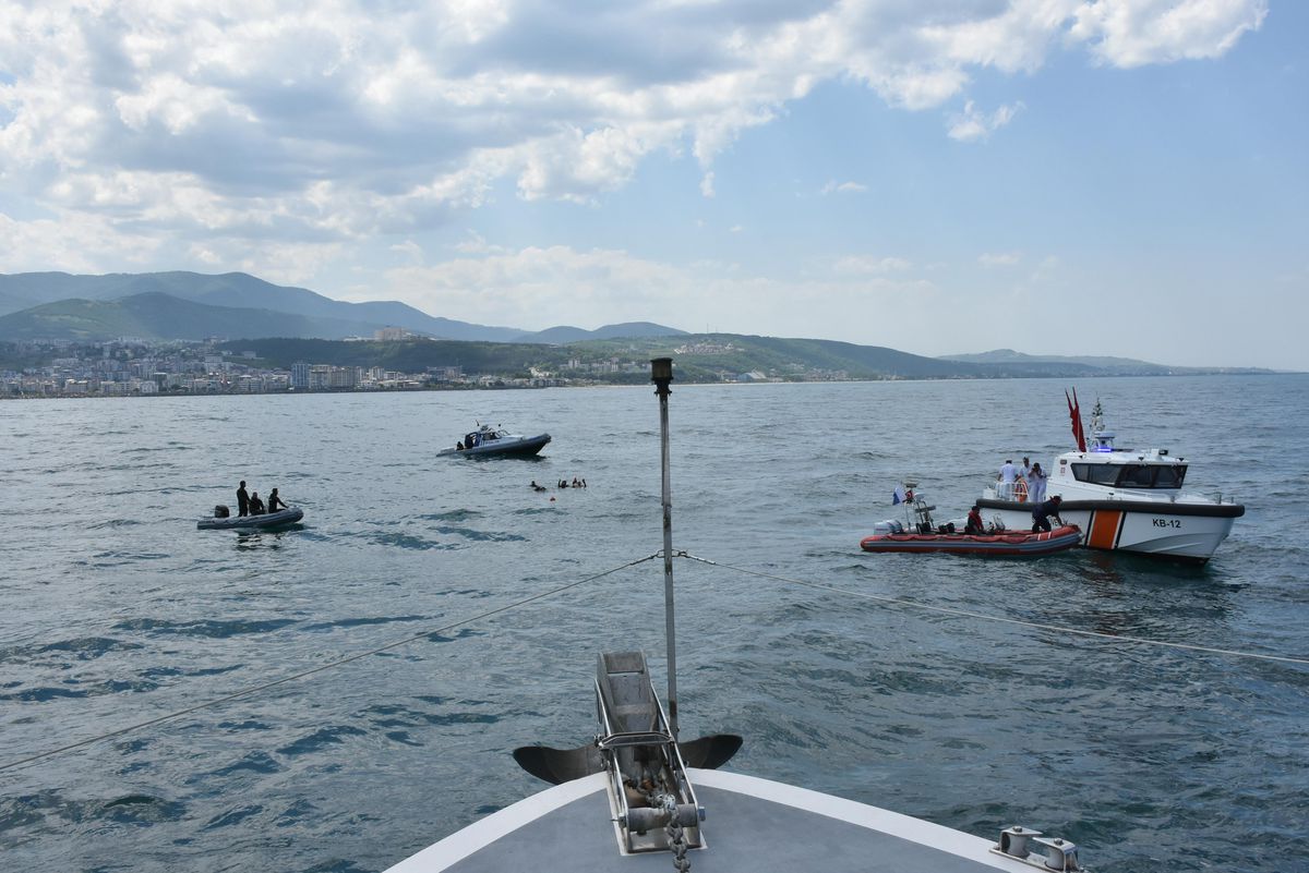 Milli sporcu Birgül Erken, Samsun'da 'Ata'ya saygı dalışı' yaptı