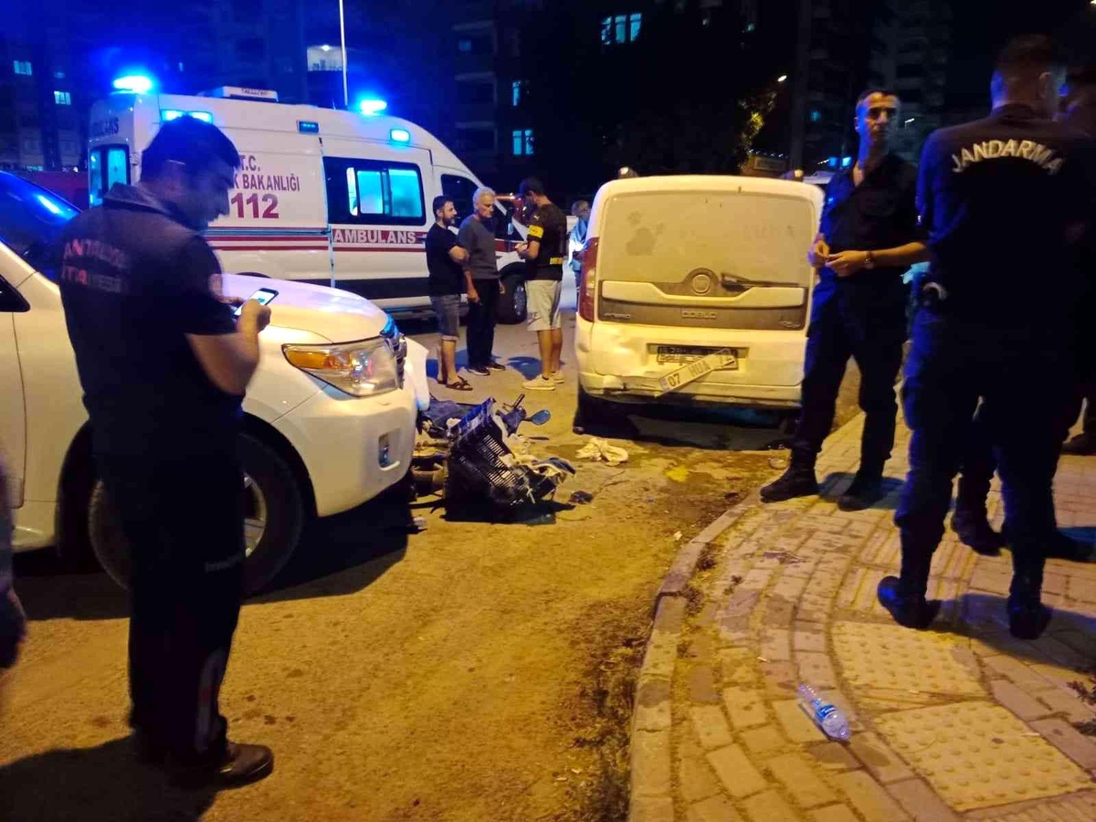 Motosiklete çarpan Rus turist fren yerine gaza bastı... O anlar kamerada