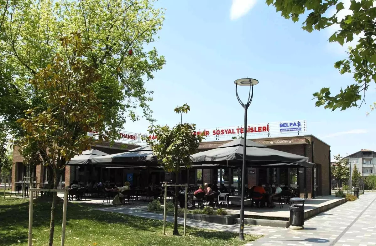 Sakarya, Uçak ve Millet Kıraathanesi\'ni çok sevdi