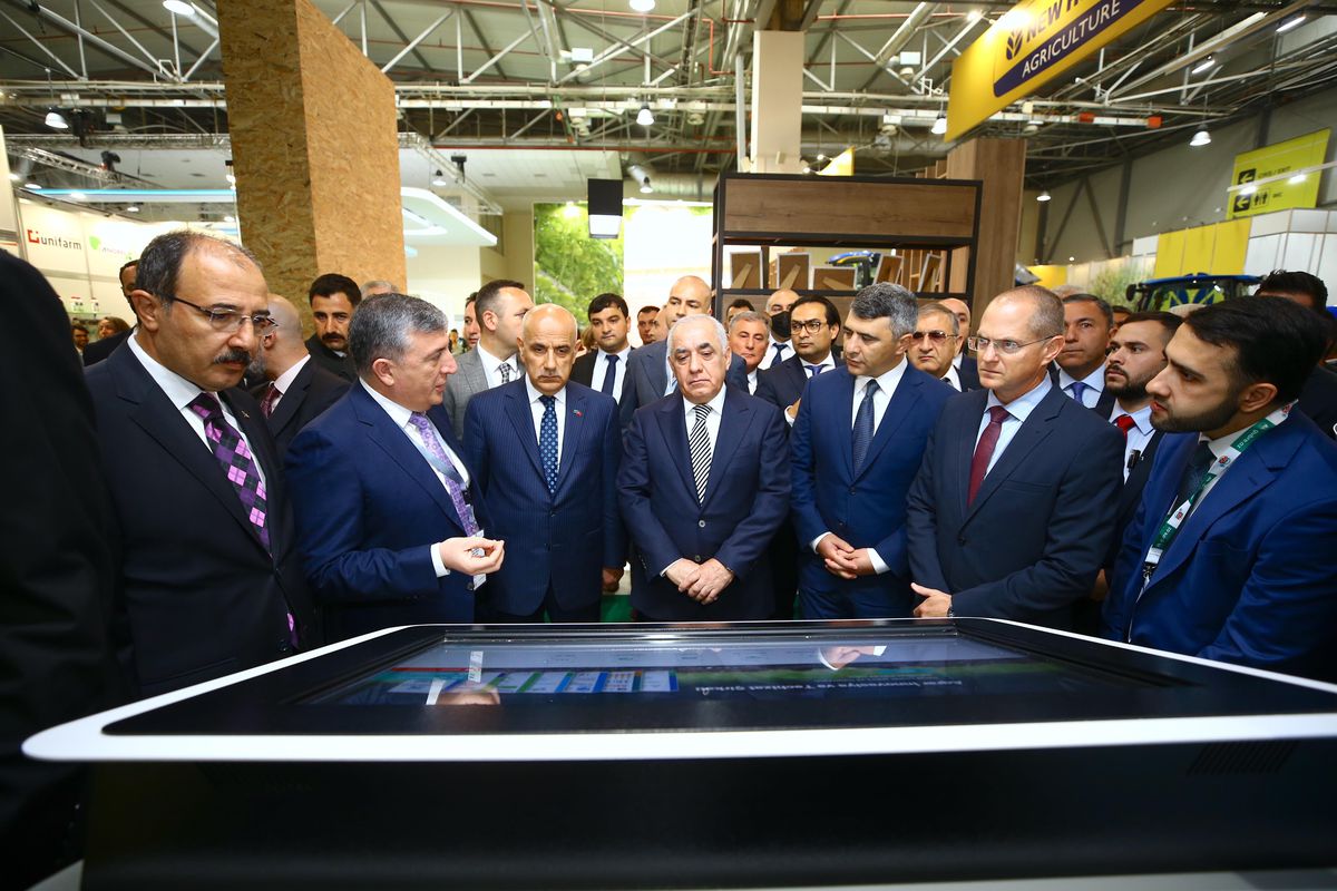 Tarım ve Orman Bakanı Kirişci Azerbaycan\'da Tarım ve Gıda Fuarı\'nı ziyaret etti Açıklaması
