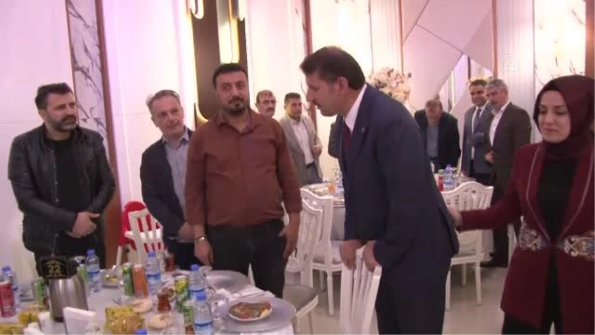 Tayini çıkan Vali Salih Ayhan\'a fahri hemşehrilik beraatı