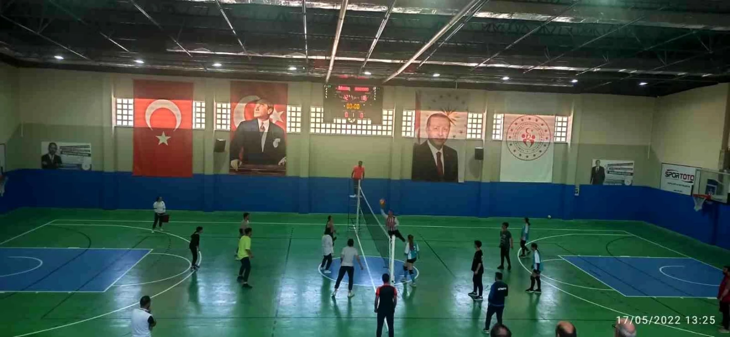 Türkeli\'de liseler arası voleybol turnuvası