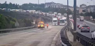 Yola dökülen mazot, kilometrelerce araç kuyruğu oluşturdu