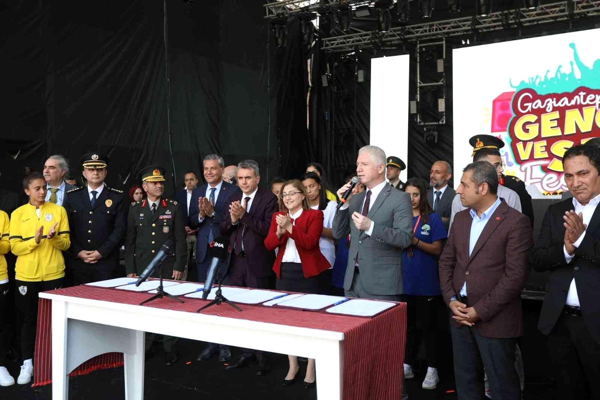 19 Mayıs\'da Gaziantep\'in spor altyapısı önemli protokol