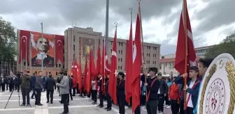 19 Mayıs kutlamaları çelenk sunma merasimi ile başladı