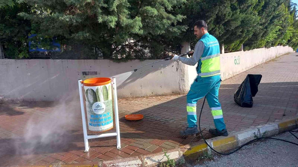 Adıyaman\'da çöp kovaları düzenli olarak temizleniyor