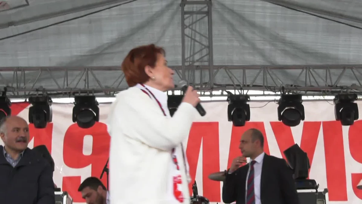 "İktidar yürüyüşünü başlattık diyen" Meral Akşener, Samsun\'da: Ey Türk gençliği, yarın değil bugün gücünün farkında olacaksın!