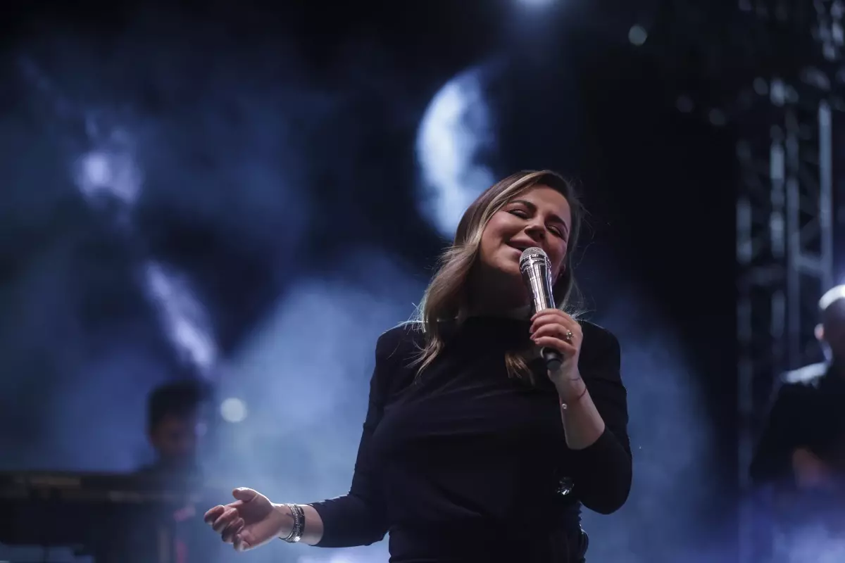 Ankara'da 19 Mayıs 'Merve Özbey' konseriyle kutlandı