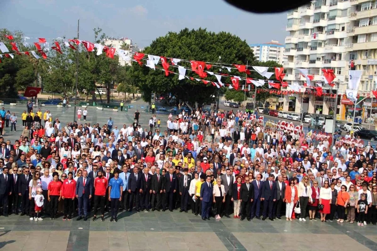 Antalya\'da "19 Mayıs" etkinlikleri Atatürk Anıtı\'na çelenk sunumuyla başladı