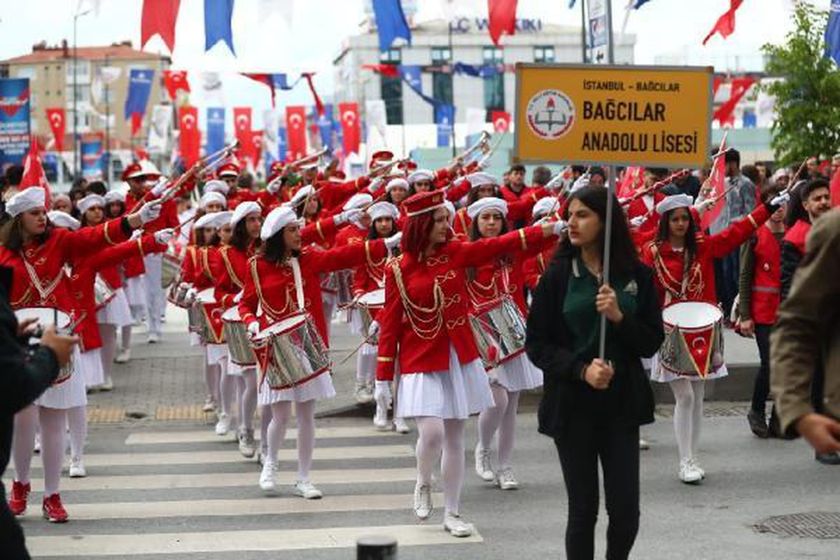 İstanbul'da 19 Mayıs Atatürk'ü Anma, Gençlik ve Spor Bayramı etkinliklerle kutlandı