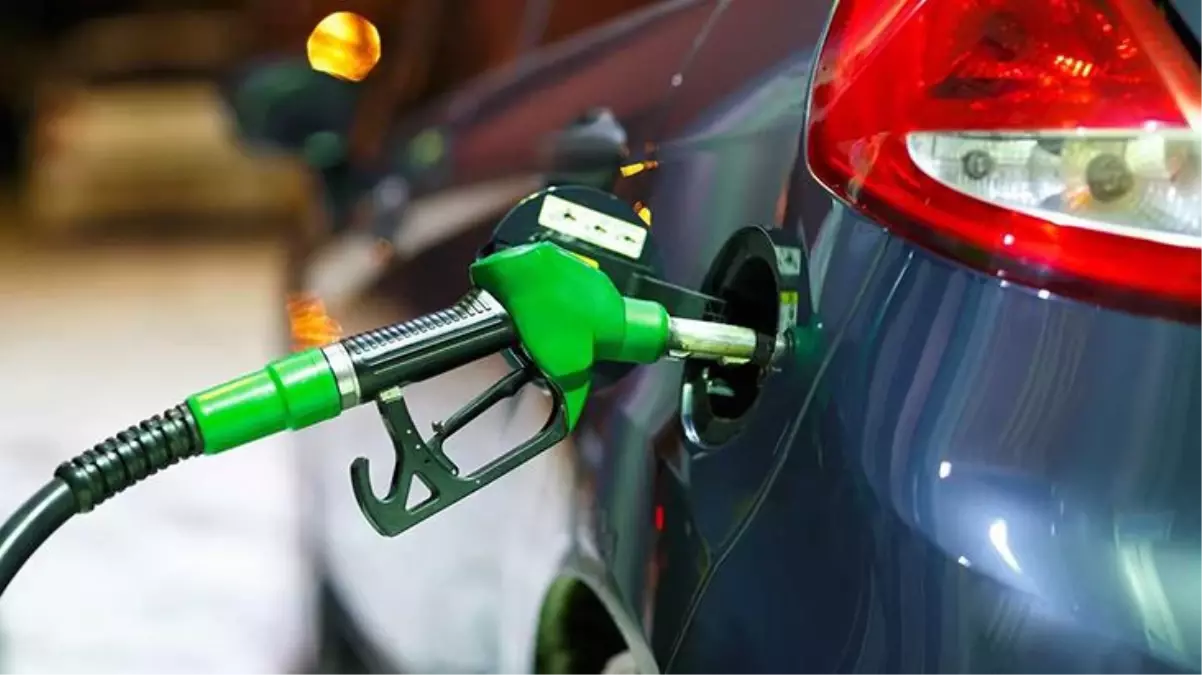 Benzine 1 lira 4 kuruş zam geldi! Litre fiyatı neredeyse 24 lira oldu!