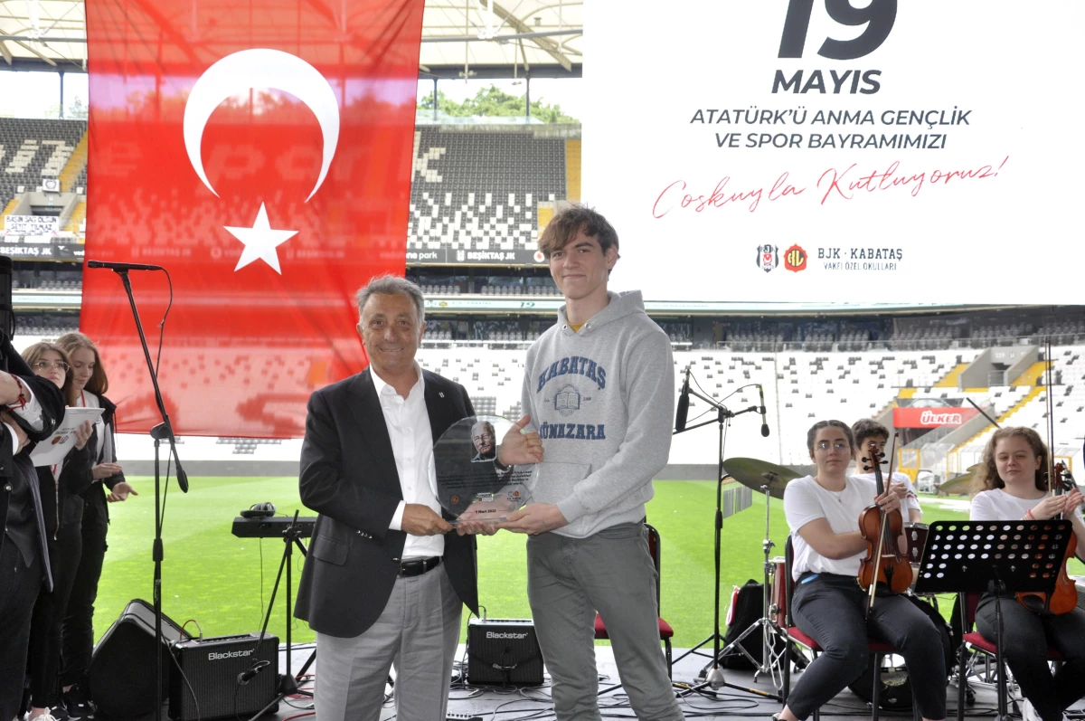 Beşiktaş, 19 Mayıs\'ı Park\'ta düzenlenen törenle kutladı