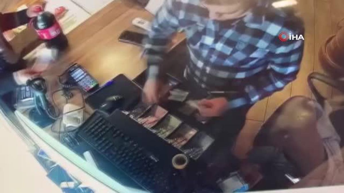 Çok sayıda esnafın canını yaktılar...Tırnakçılık anı kamerada