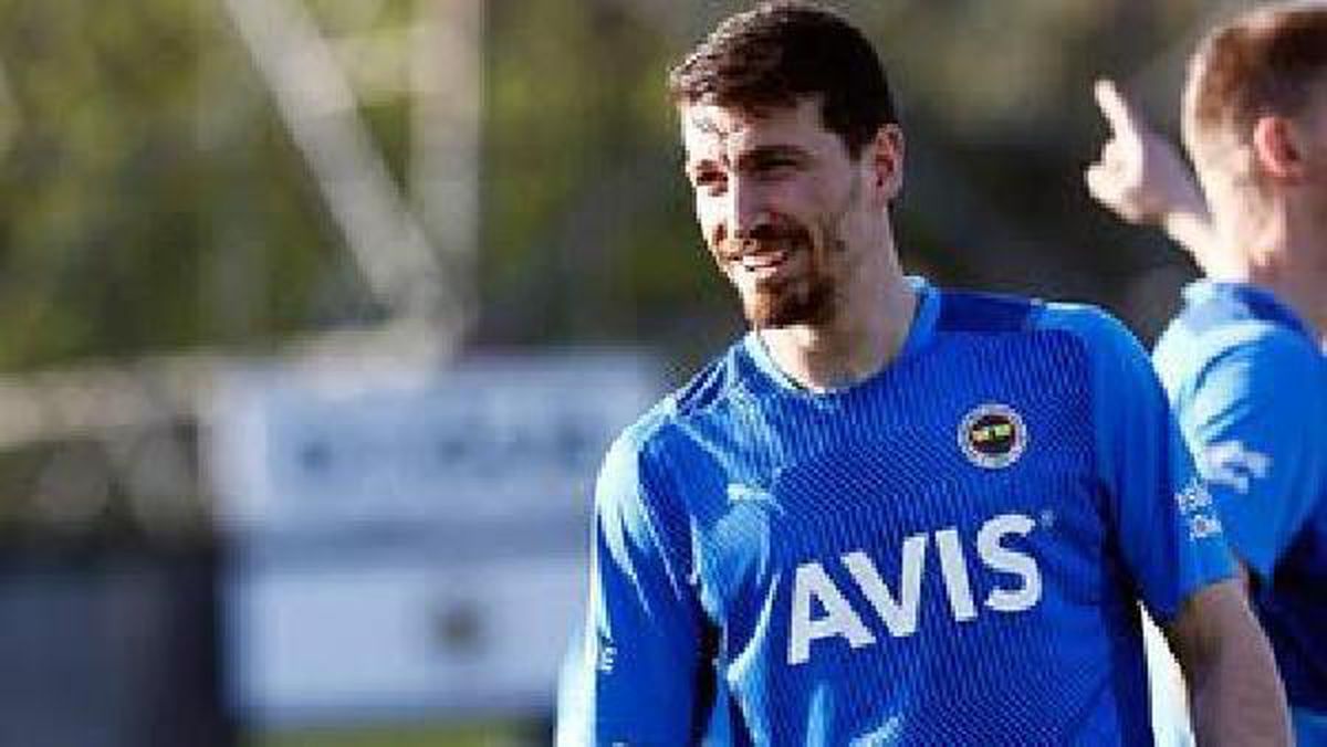 CSKA Moskova, Mert Hakan Yandaş için Fenerbahçe'nin kapısını çaldı