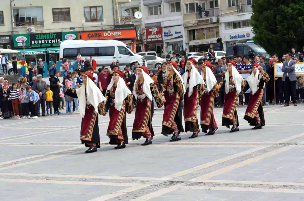 Develi\'de 19 Mayıs Atatürk\'ü Anma Gençlik ve Spor Bayramı coşkuyla kutlandı