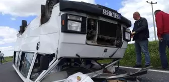 Edirne'de feci kaza... Minibüs, içindeki yolcularla birlikte ters döndü