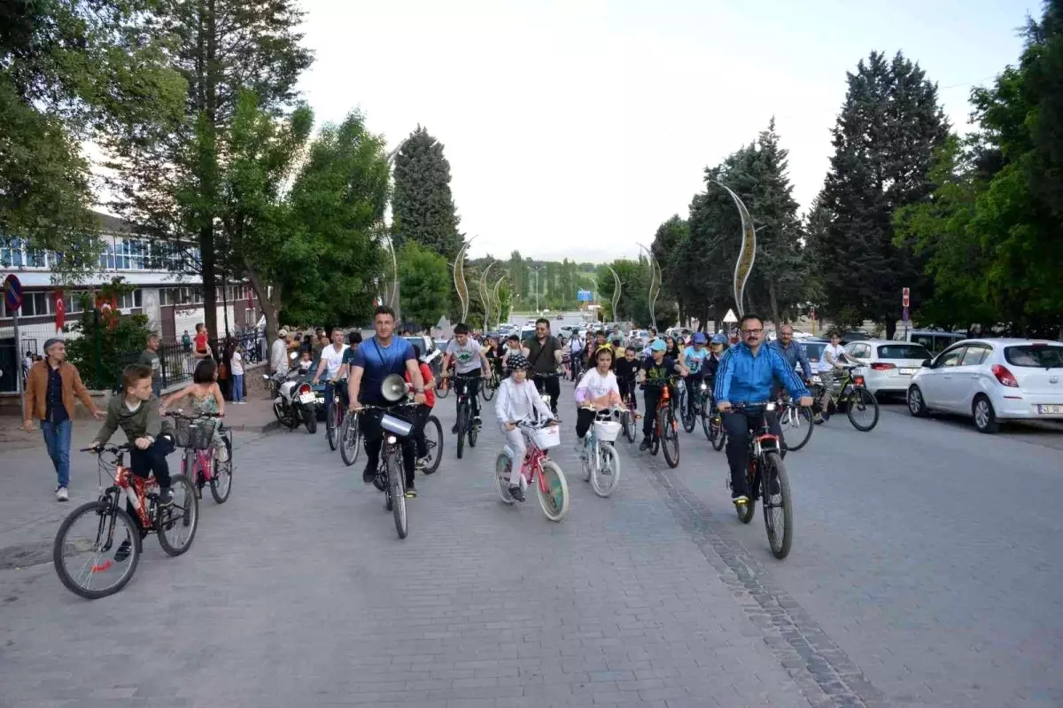 Gediz\'de "Sağlık için bir pedalda sen çevir" etkinliği