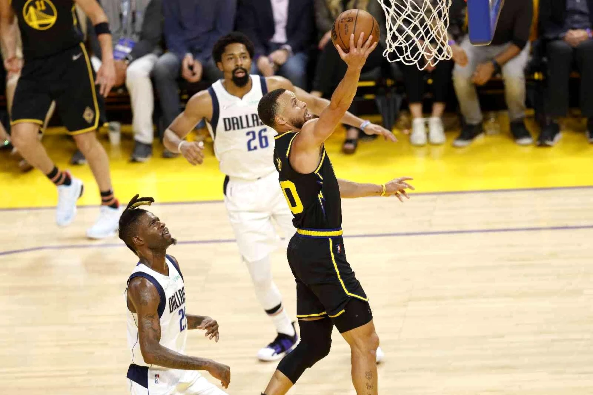 Golden State Warriors, Dallas Mavericks karşısında 1-0 öne geçti