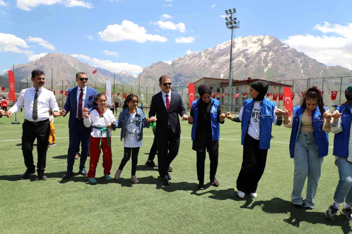 Hakkari\'de 19 Mayıs Atatürk\'ü Anma, Gençlik ve Spor Bayramı coşkusu