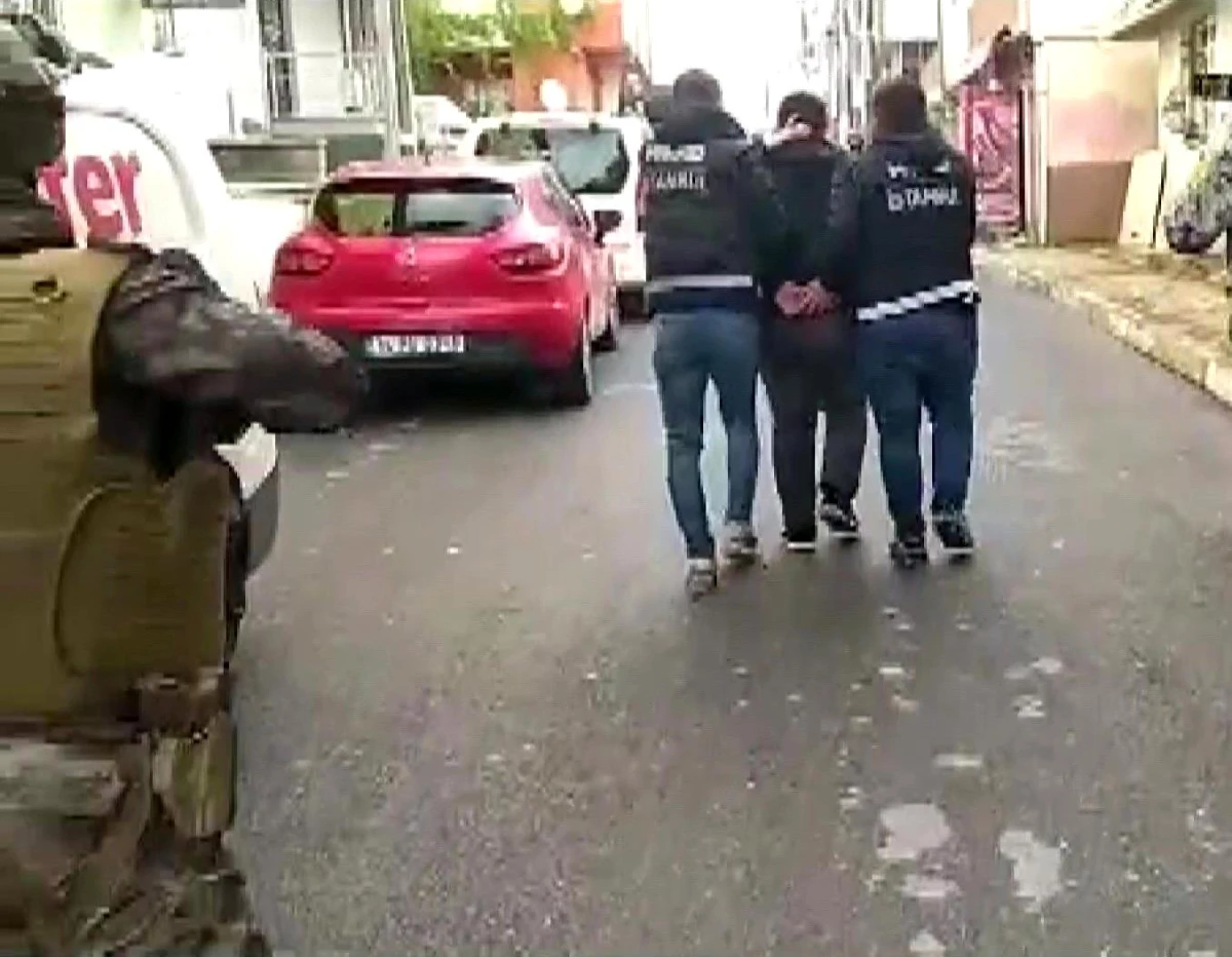 İstanbul\'da 21 adrese uyuşturucu operasyonu: 14 gözaltı