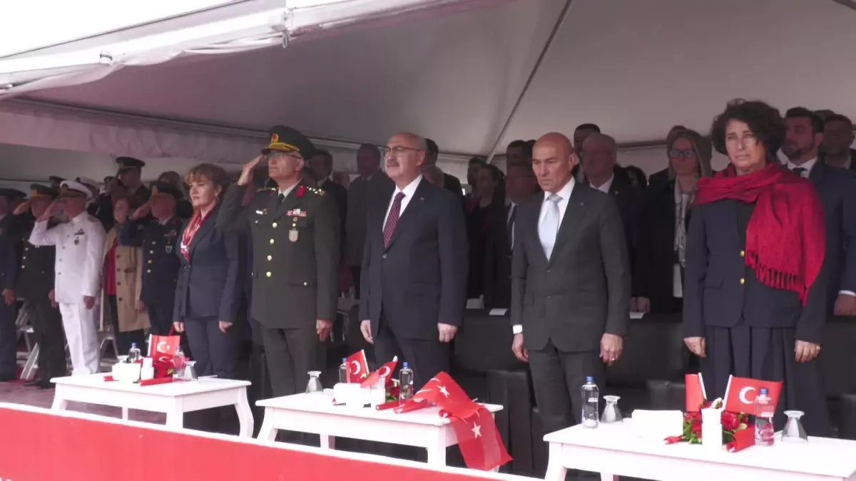 İzmir'de 19 Mayıs Coşkusu