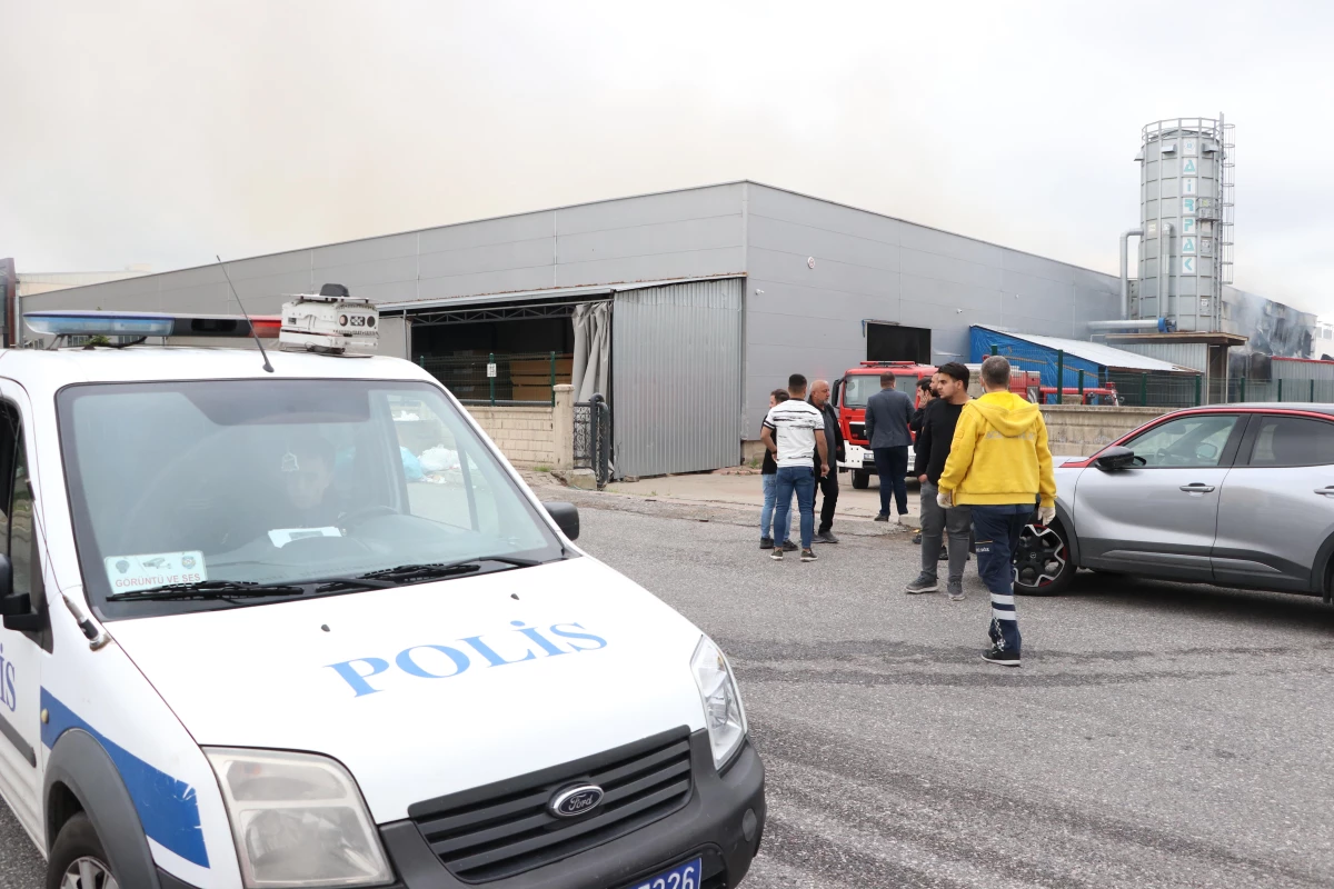 Kayseri\'de mobilya fabrikasındaki yangın söndürüldü
