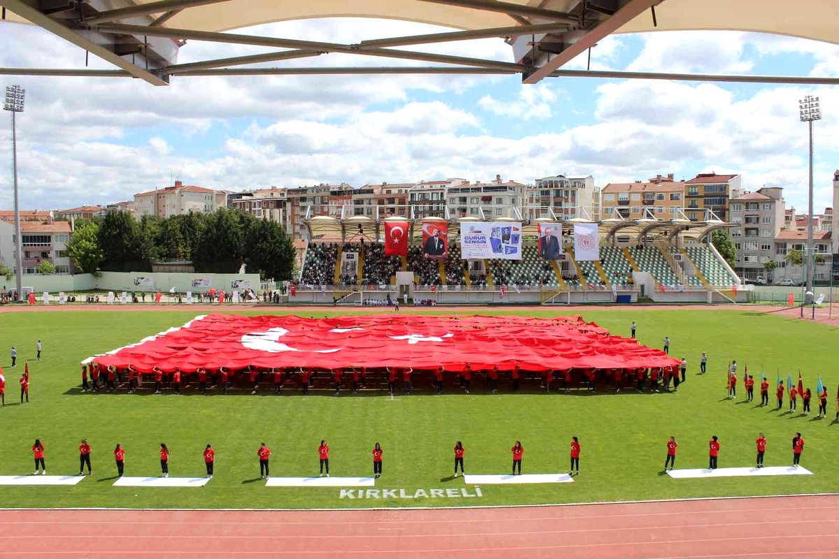 Kırklareli\'de 19 Mayıs coşkuyla kutlandı
