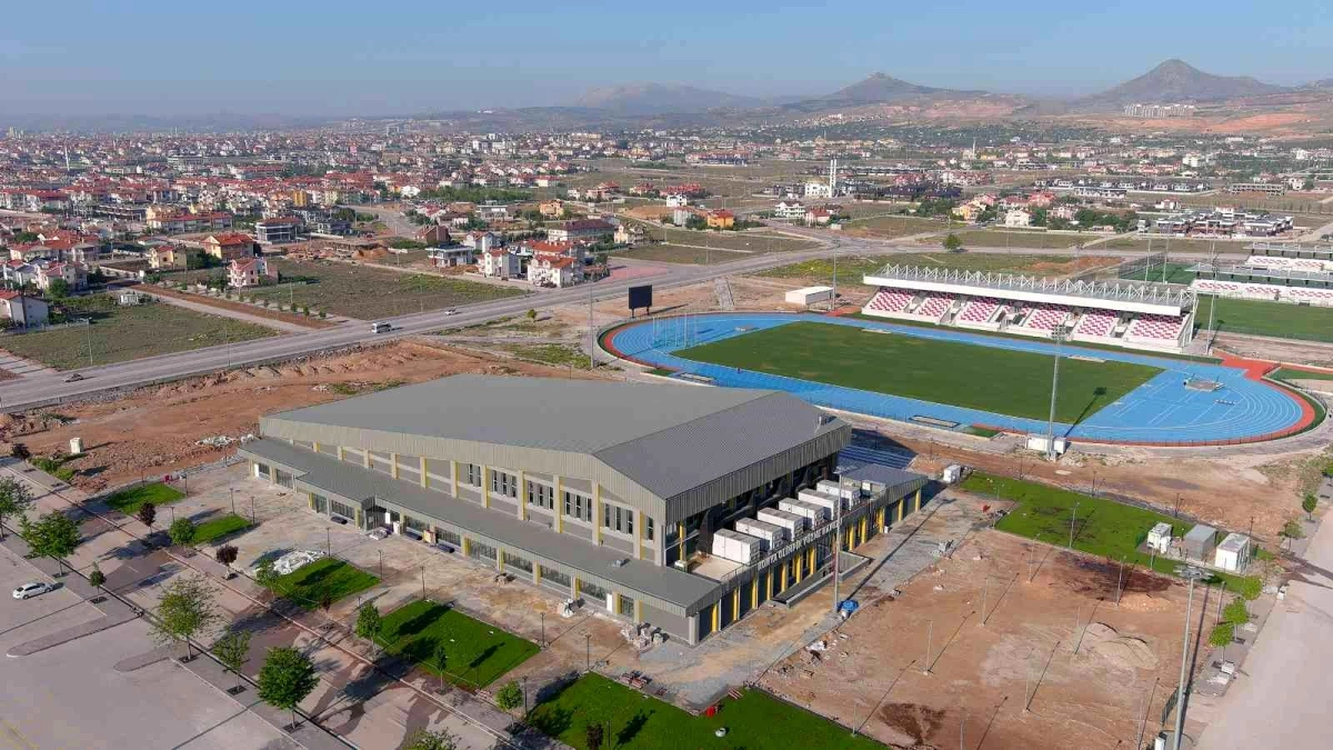Konya\'da olimpik yüzme havuzu ve atletizm pisti İslami Dayanışma Oyunları\'na hazır