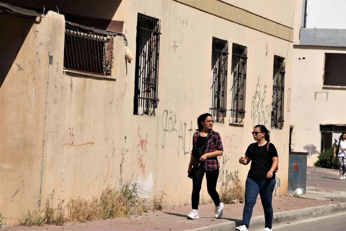 Madde bağımlıların merkezi Fetö\'nün metruk binasına demirli önlem