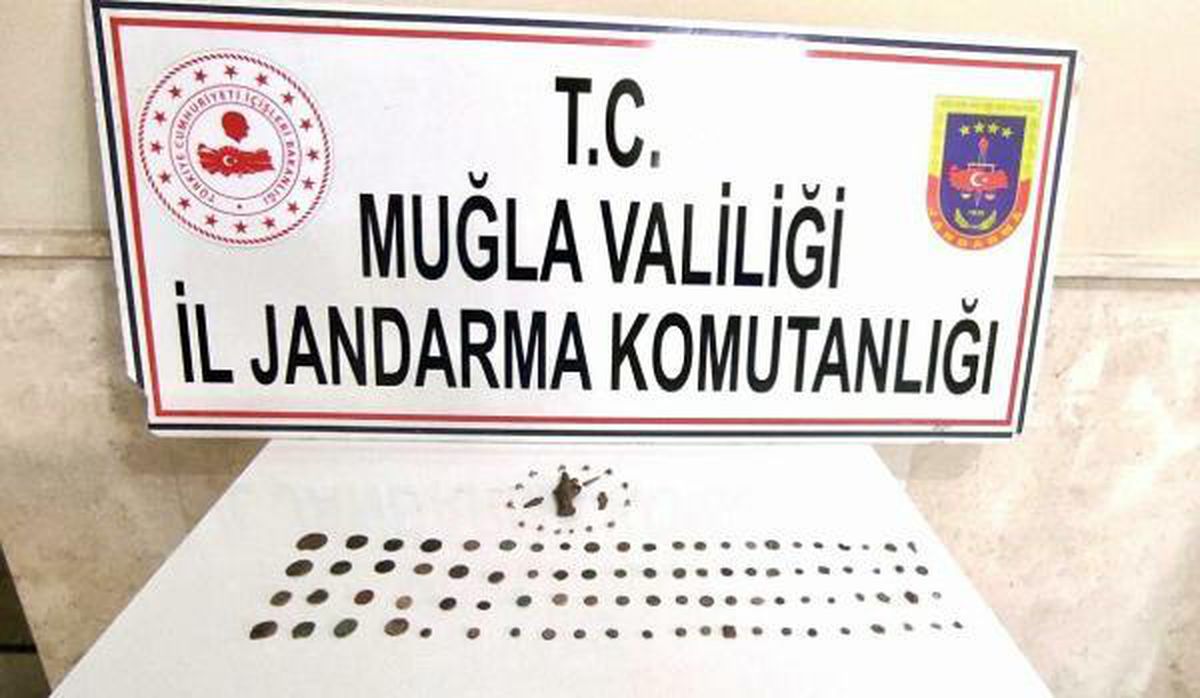 Milas'ta, Meryem Ana ve Artemis heykelcikleri ele geçirildi