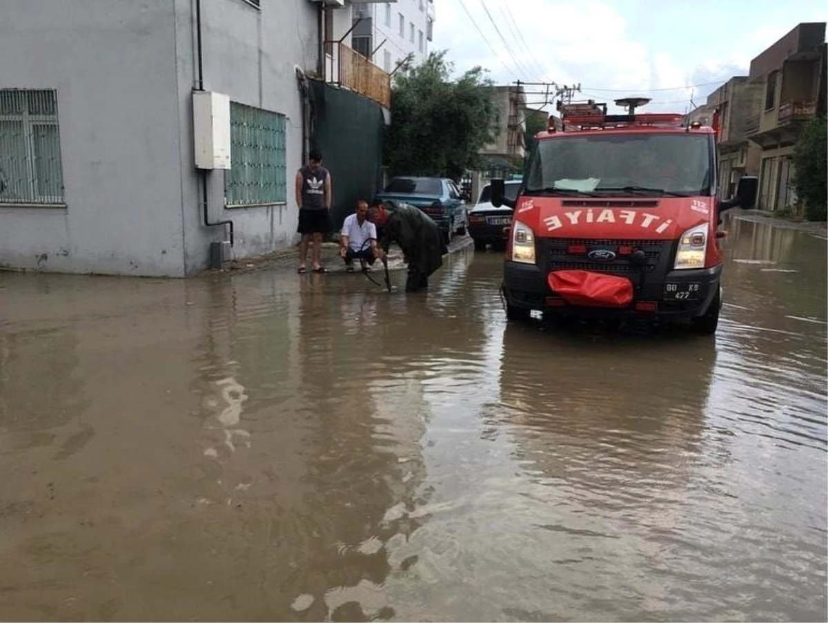 Osmaniye\'de şiddetli yağmur ve dolu yağışı