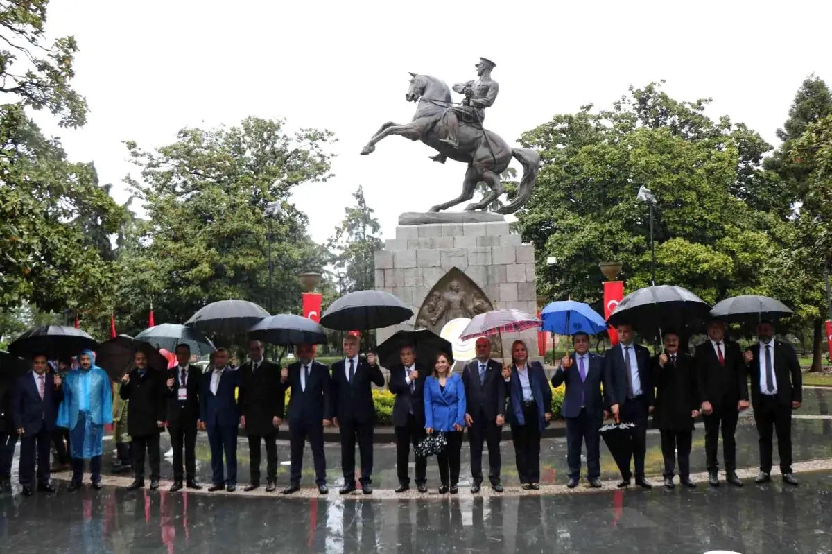 Samsun\'da 19 Mayıs kutlamaları yağmur altında başladı