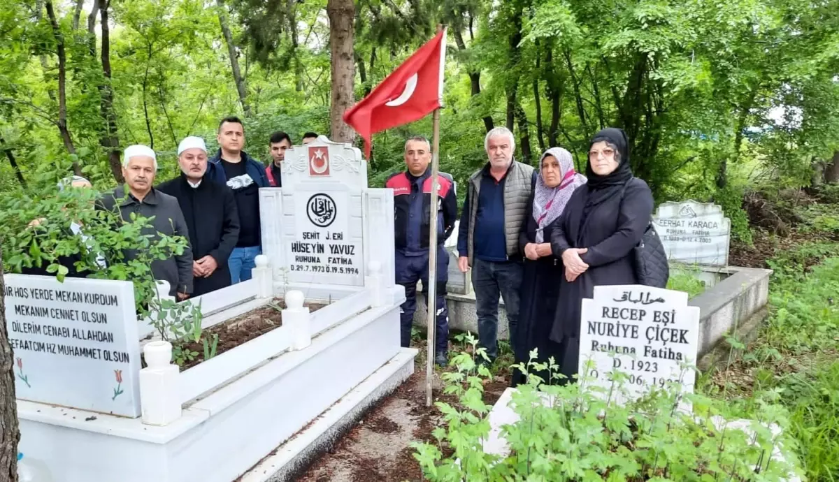 Şehit jandarma er kabri başında anıldı