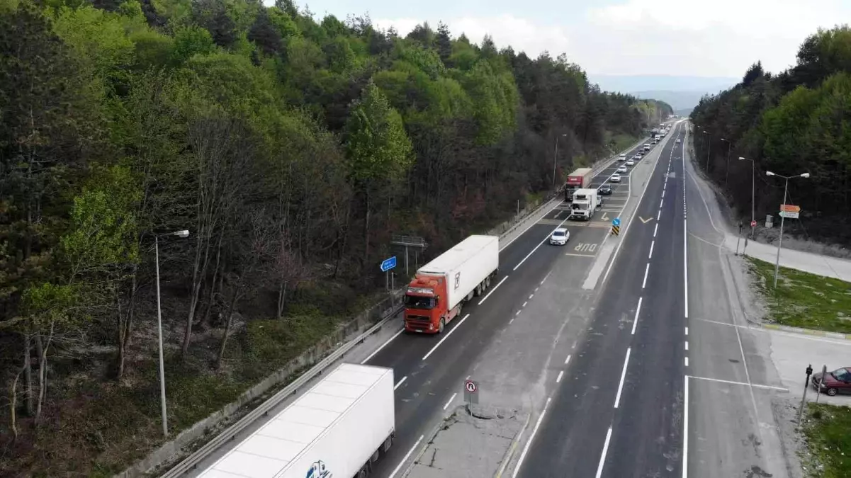 TEM\'in Bolu Dağı geçişindeki yol çalışması D100\'deki işletmecileri sevindirdi