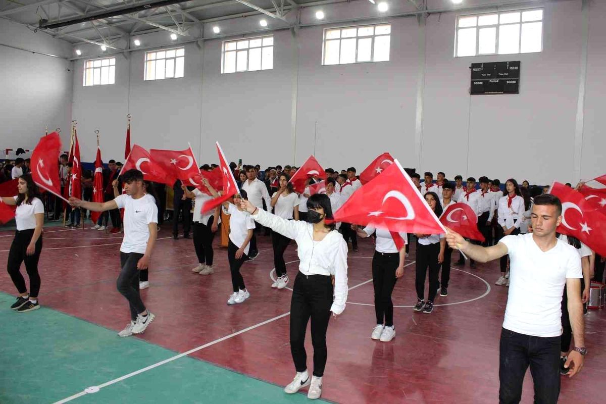 Tomarza\'da 19 Mayıs coşkuyla kutlandı